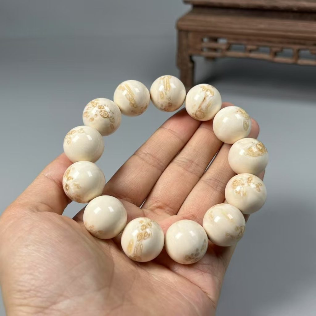 猛犸象牙手串的功效与作用有哪些？为什么越来越多人收藏猛犸象牙手串