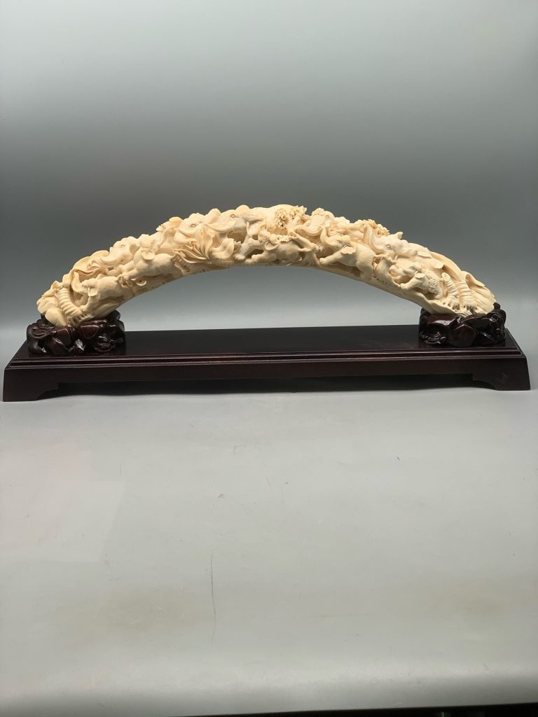 猛犸牙摆件有收藏价值吗？解析猛犸象牙摆件的收藏意义与市场价值